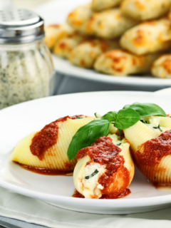Featured image showing the finished stuffed shell recipes