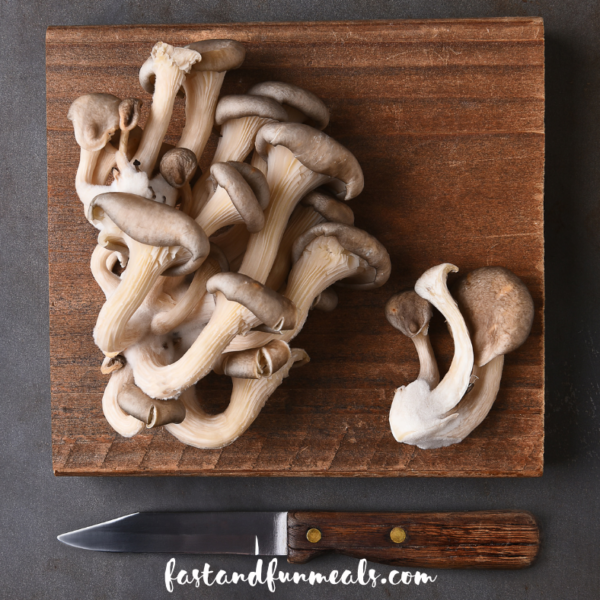 How to Clean Oyster Mushrooms Featured Image