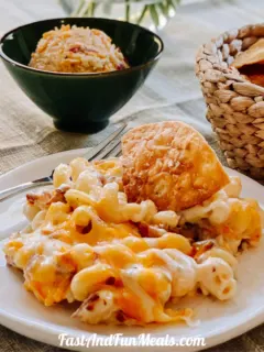 What to Serve Mac and Cheese With Featured Image