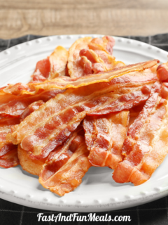 How to Reheat Bacon Featured Image